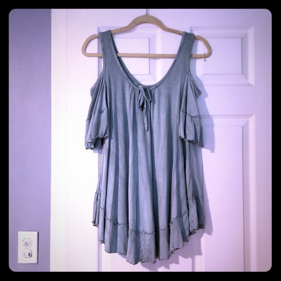 Shop Basic USA Tops - HOST PICK! Cold Shoulder Ruffle Sleeve Tunic Top L